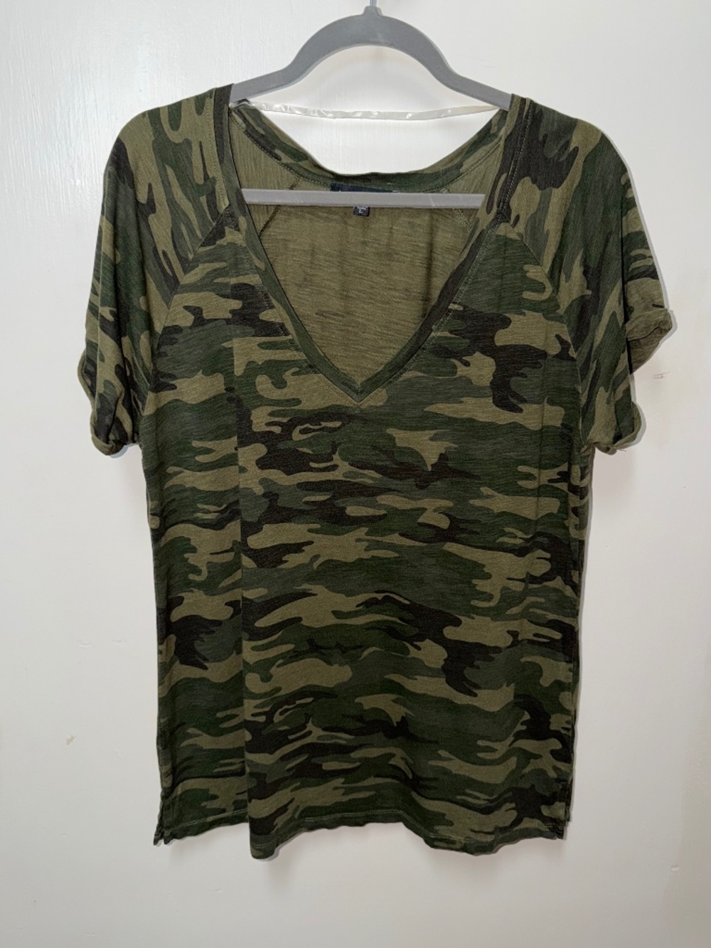Sanctuary Camo Vneck tee